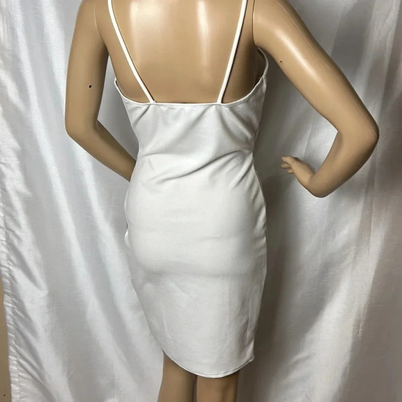 VNTG white faux wrap halter bodycon dress,ruching ,shirred,asymmetrical hem EC - Picture 4 of 14